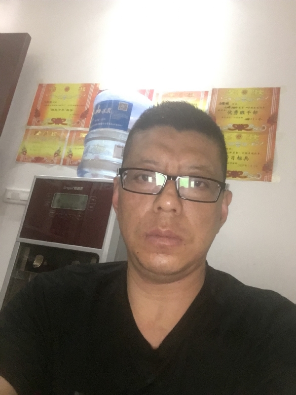 牵手的第一张照片--邢台相亲服务中心