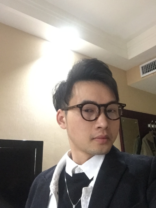 曾亮的第一张照片--邢台相亲服务中心