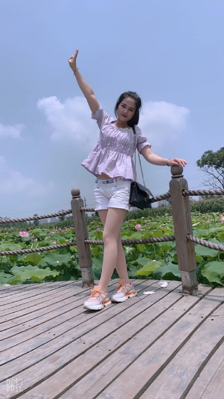 秋水伊人的第一张照片--邢台相亲服务中心