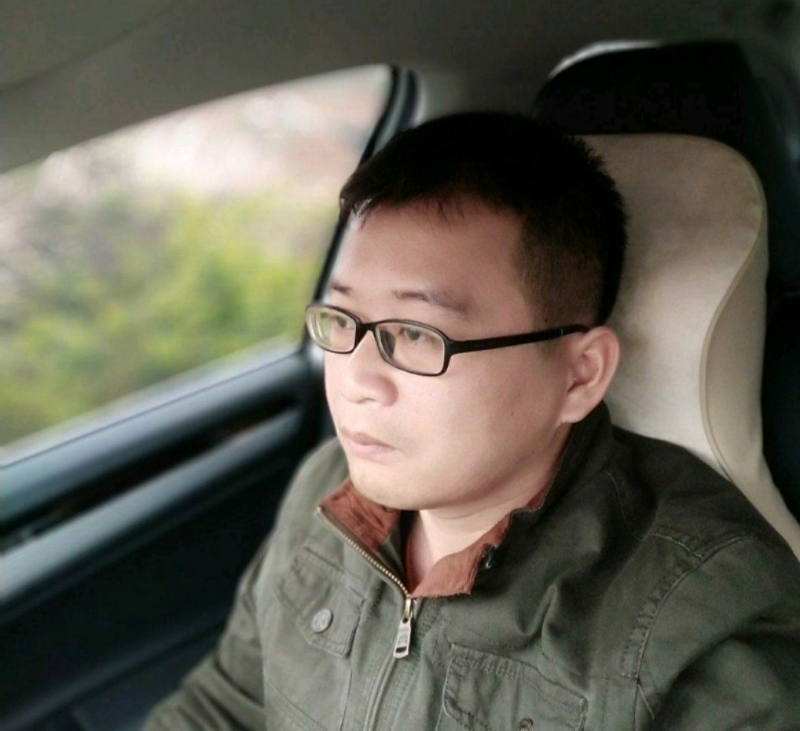 海风吹动你的心的第二张照片--邢台相亲服务中心